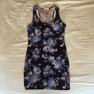 Blue flowered form-fitting bodycon dress